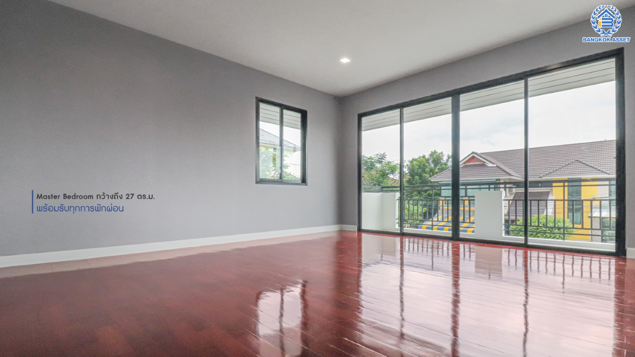 คฤหาสน์มือสองตกแต่งใหม่ #หลังมุม โครงการ บ้านภาณุ ปิ่นเกล้า-ตลิ่งชัน เนื้อที่ 135.5 ตร.ว. ฟังก์ชันจัดเต็ม 5 ห้องนอน 5 ห้องน้ำ จอดรถได้ 4 คัน บนพื้นที่ใช้สอยเกือบ 460 ตร.ม. พร้อมพื้นที่สนามหญ้ากว้างกว่า 100 ตร.ม. ตอบโจทย์ครอบครัวใหญ่ บนทำเลศักยภาพ เชื่อมต่อทั้งถนนกาญจนาภิเษก และทางคู่ขนานลอยฟ้าบรมราชชนนี ใกล้สถานีขนส่งสายใต้ใหม่ และเซ็นทรัลปิ่นเกล้า